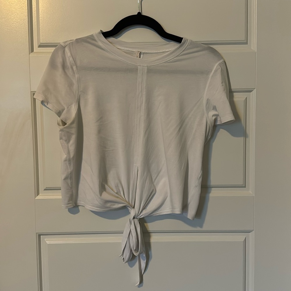Lulu lemon t shirt